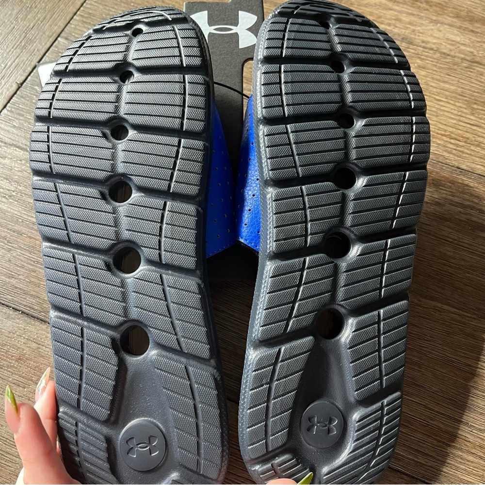 NWT blue under armour slides - Picture 4 of 4
